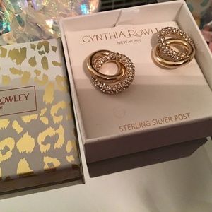 Beautiful Cynthia Rowley earrings.